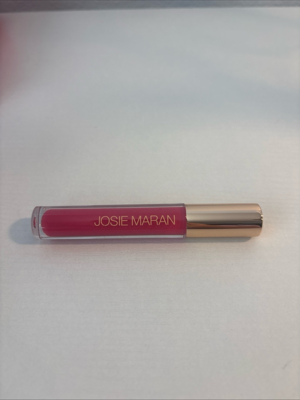 JOSIE MARAN Argan Natural Volume Lip Gloss Playdate Full Size.
NWOB